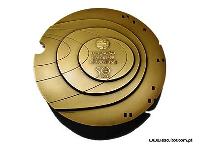 Medalha Comemorativa do Cinquenten&aacute;rio da Funda&ccedil;&atilde;o Calouste Gulbenkian