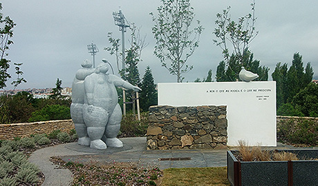 Monumento do escultor Jo&atilde;o Duarte ao Poeta Ces&aacute;rio Verde no Parque dos Poetas em Oeiras 