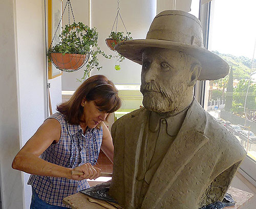 Homenagem ao Lavrador Manuel Joaquim Pereira. Escultora Manuela Soares